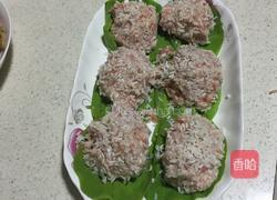 蒸糯米猪肉丸子的做法图解1