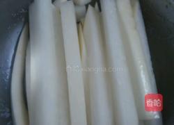 酸辣萝卜条的做法图解2