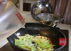 芹菜炒百合的做法图解7