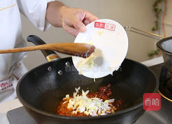 豆瓣腐竹鱿鱼丝的做法图解6