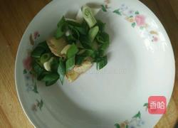 咸菜炖小虾的做法图解1