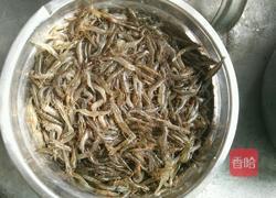 咸菜炖小虾的做法图解3