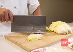 白菜炒鲜蘑的做法图解1