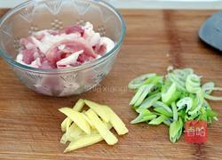 大白菜炖冻豆腐的做法图解2