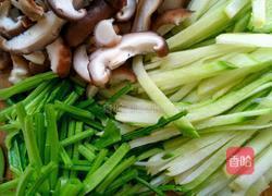 香菇萝卜丝的做法图解2