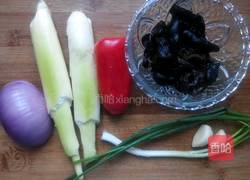 茭白小炒的做法图解1