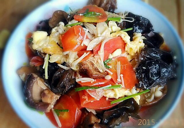 胡萝卜鸡蛋烩三菌
