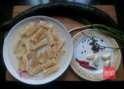 凉拌黄瓜腐竹的做法图解1