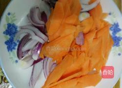 剁椒炒鸡腿肉的做法图解1