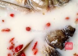 枸杞鱼头汤的做法图解6