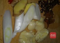 蒜蓉辣酱炒鸡爪的做法图解2