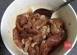 香菇炒肉的做法图解3