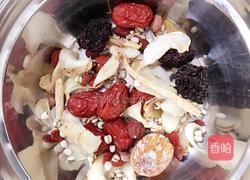 清补凉炖鸽子汤的做法图解2