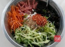 凉拌木耳火腿黄瓜丝的做法图解6