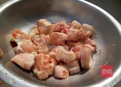 土豆炖鸡肉的做法图解2