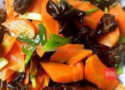 胡萝卜炒木耳的做法图解8