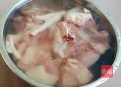 淮山木耳鸡汤的做法图解3