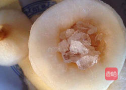 冰糖炖雪梨的做法图解3