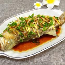 清蒸鲈鱼的做法[图]