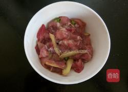 蒜苔炒肉的做法图解2