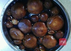 蒸香菇肉丸子的做法图解1