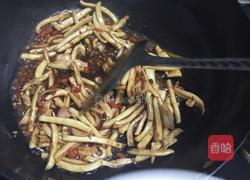 酸辣鱿鱼丝的做法图解2