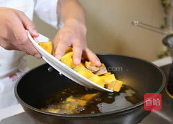 南瓜炖鸭块的做法图解5