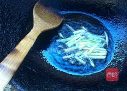 芹菜 白玉菇的做法图解3