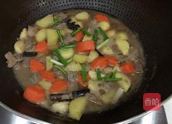 土豆焖牛肉的做法图解9