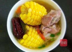 胡萝卜玉米排骨汤的做法图解7