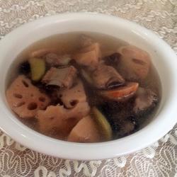 莲藕排骨汤的做法[图]