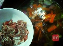 胡萝卜洋葱肥牛汤的做法图解11