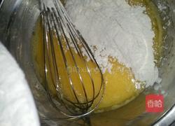 戚风蛋糕的做法图解4