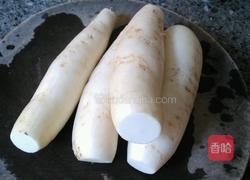 白萝卜大骨汤的做法图解1