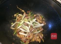 双椒炒粉肠的做法图解7
