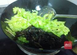 木耳炒苦瓜的做法图解7