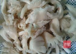 脆炸平菇的做法图解2