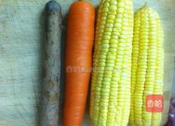 广东靓汤—玉米龙骨汤的做法图解1