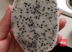 酸奶红提火龙果奶昔的做法图解1