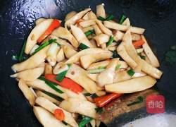 爆炒鸡腿菇的做法图解4