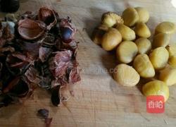 板栗骨头汤的做法图解3