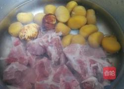 板栗骨头汤的做法图解5