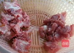 板栗骨头汤的做法图解4