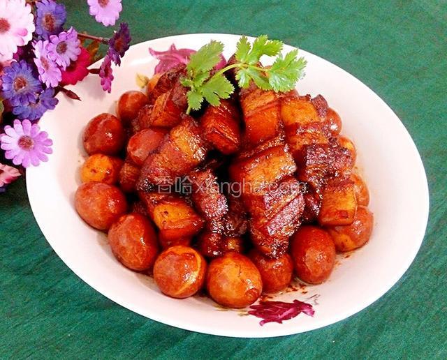 红烧肉炖鹌鹑蛋
