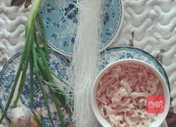 酸菜肉丝粉丝汤的做法图解1