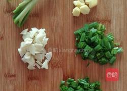 酸菜肉丝粉丝汤的做法图解3