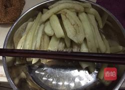鱼香茄子煲的做法图解1