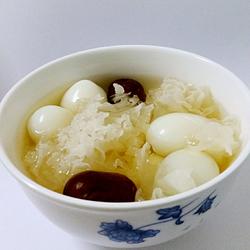 银耳鹌鹑蛋红枣糖水的做法[图]