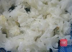 银耳鹌鹑蛋红枣糖水的做法图解3