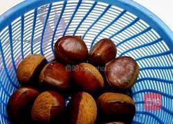 板栗乌鸡汤的做法图解2